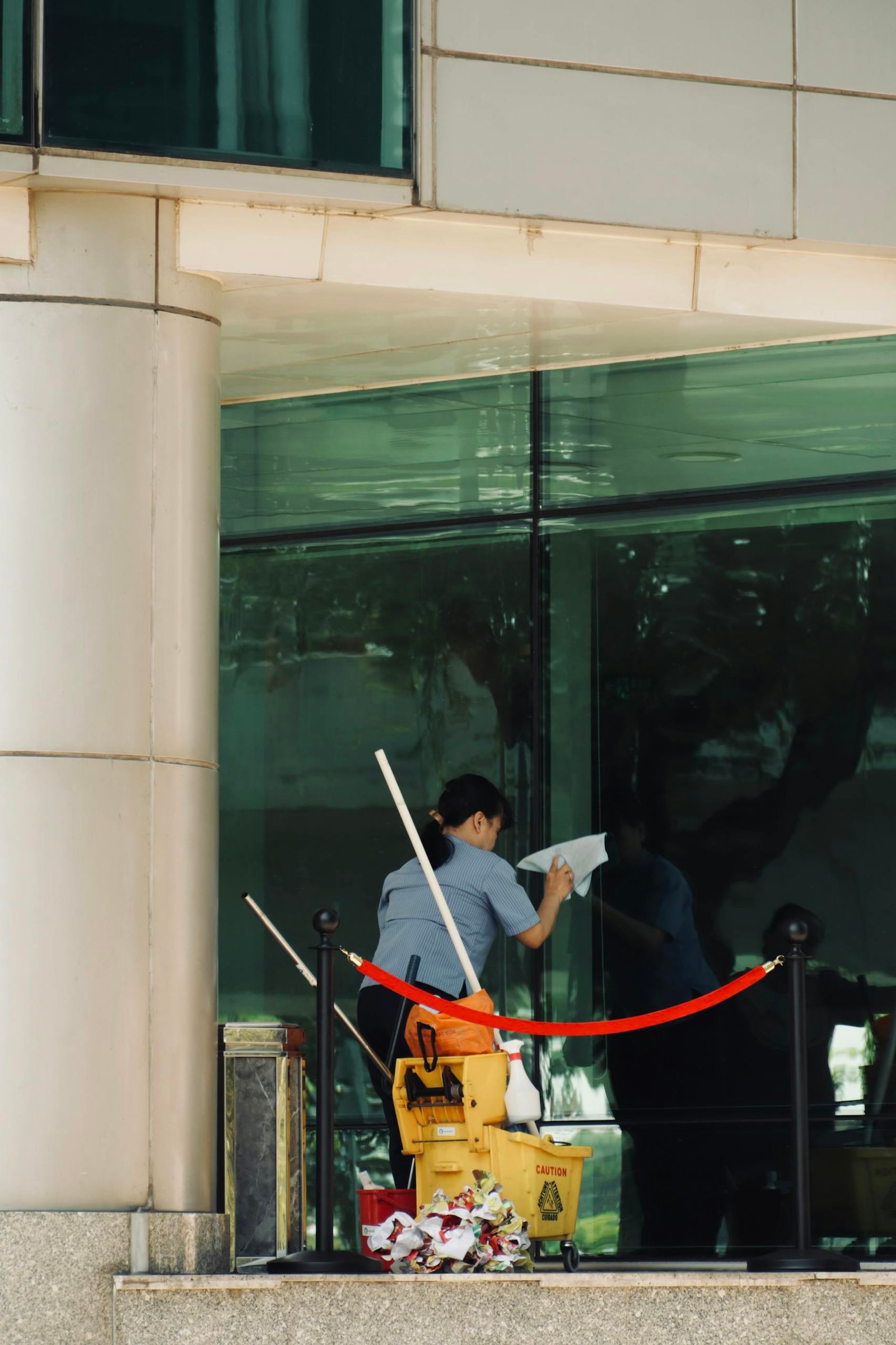 cleaning services Ottawa – professional residential cleaning team